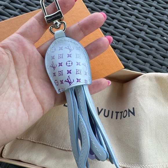Louis Vuitton x Pharrell Blue Octopus Keychain Charm Sold Out - Picture 3 of 6
